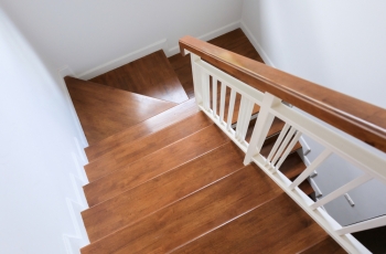 Quais os tipos de escadas de madeira?